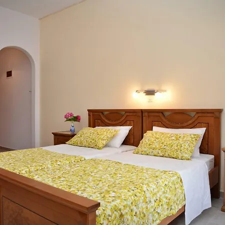 Aparthotel Yula Skiathos Town