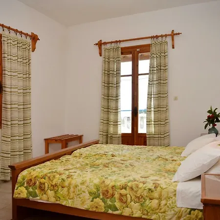 Yula Aparthotel Skiathos Town