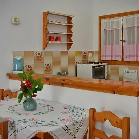 Ξενοδοχείο με διαμερίσματα Yula Σκιάθος Πόλη